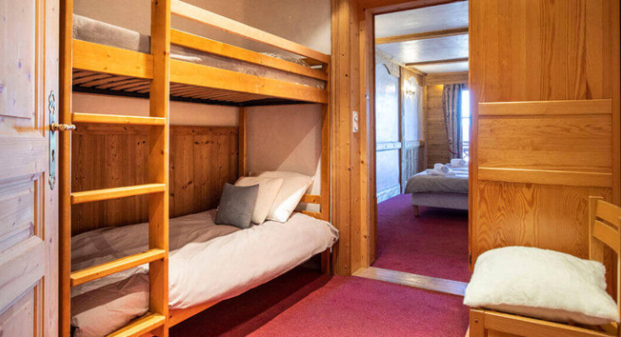 Hotel Les Cascades, Courchevel 1650 ski chalet, image 8